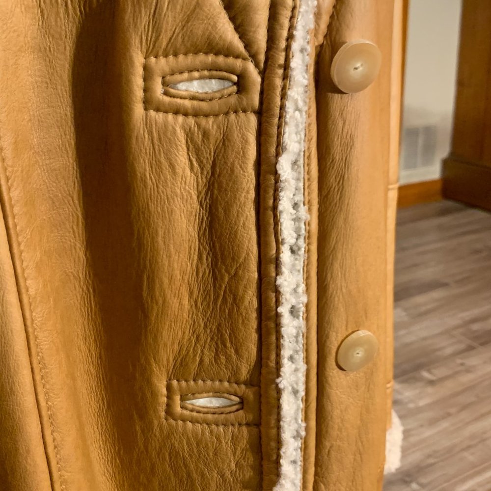 Audrey Talbott Beige Lambskin Shearling - Picture 4 of 8